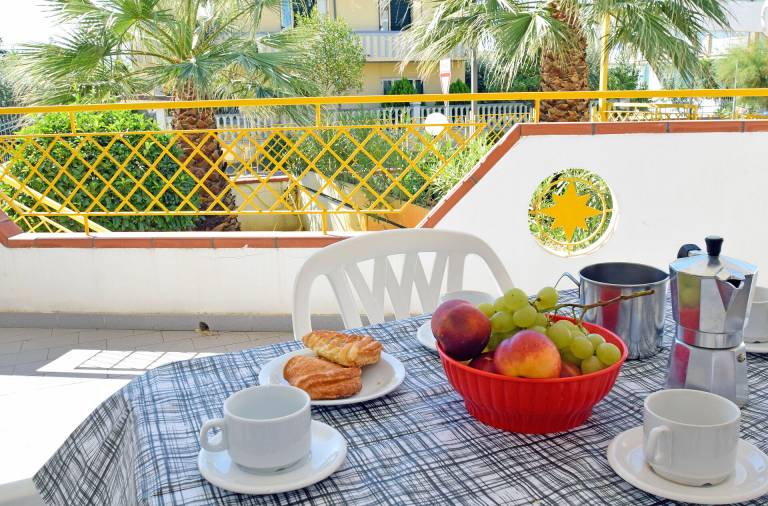 Rental apartment with terrace | Close to the beach | Pets are welcome — photo 3