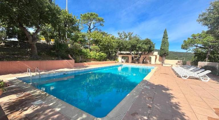 Rental apartment with private pool — photo 4