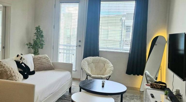 Rental apartment with pool & hot tub in Salt