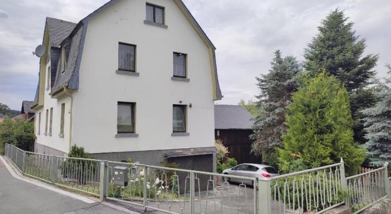 Holiday apartment with 1 room for 7 persons in Bad Elster