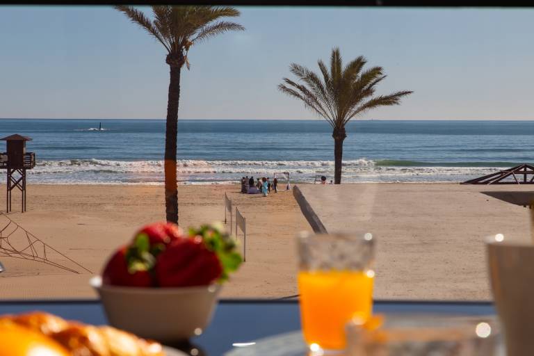 Beachfront apartment Cullera Espacio — photo 2