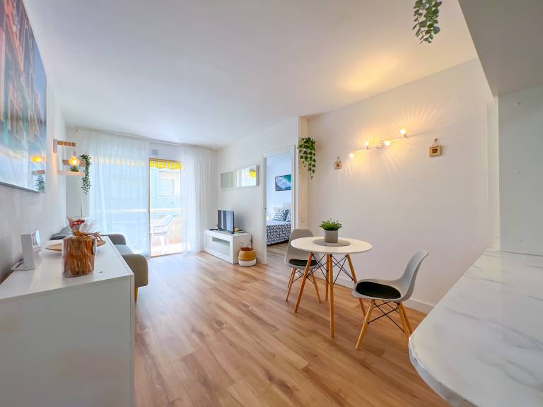 Apartment with yard & pool | Beach nearby | Pets are welcome — photo 2