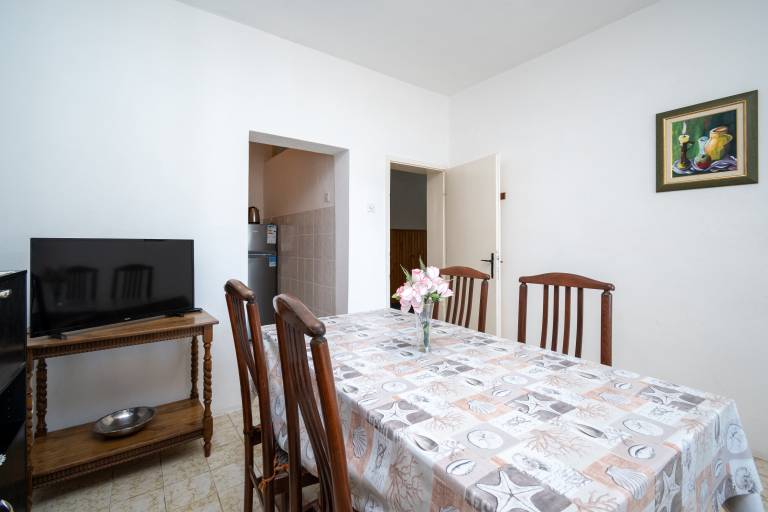 Two bedroom apartment near beach Metajna (Pag) (A-6395-a) — photo 4