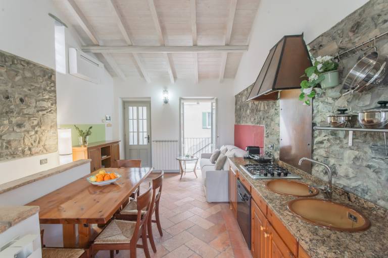 Fully equipped rental apartment with terrace | City view | Pet-friendly — photo 3