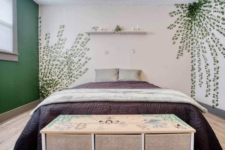 Charming Windsor Park Stay &ndash; 1BR 1BA w Workspace