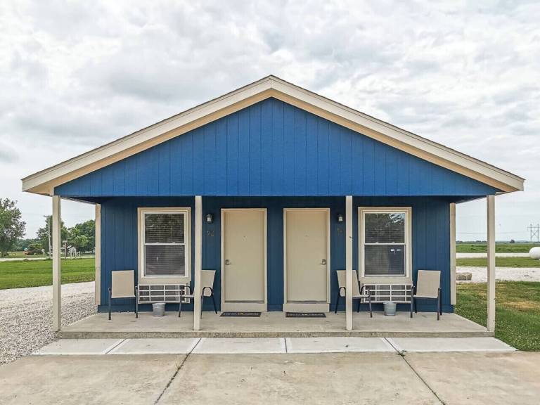 Cabin LaCygne
