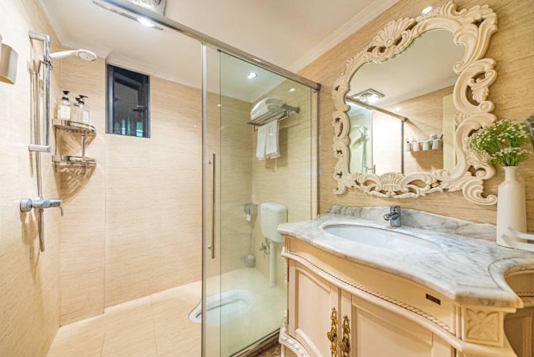 Mist Haven - Yuejiang Luxury Four-Bedroom Suite with River View, Five Beds, European Style — photo 2