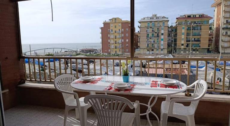 Nice holiday apartment with pool | Pet-friendly in Ladispoli