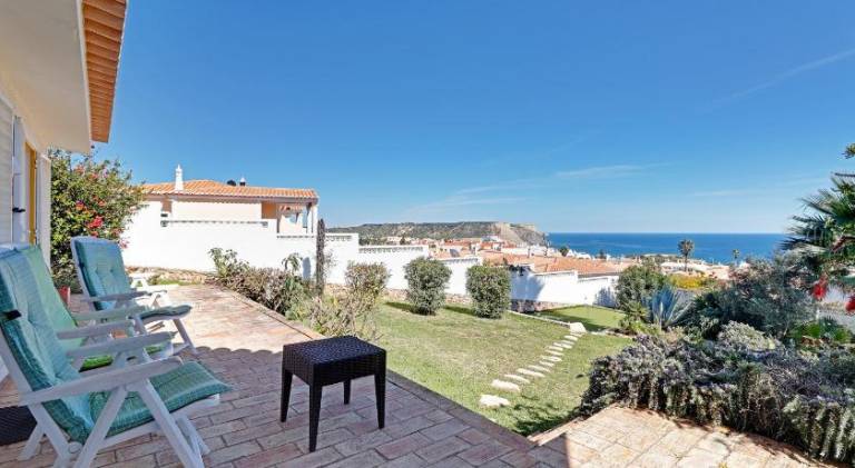 Villa with patio, barbeque & garden — photo 3