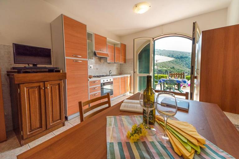 Apartment with terrace — photo 2