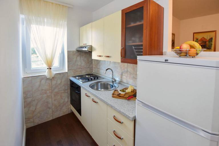 Two bedroom apartment with balcony and sea view Mandre, Pag (A-23187-d) — photo 4