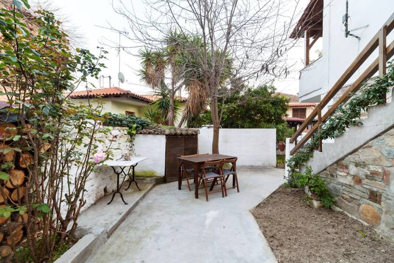 Holiday apartment with garden — photo 5