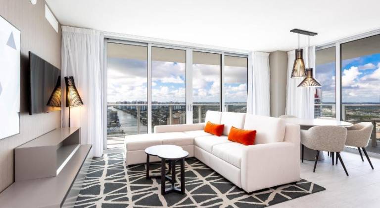Private Ocean Condos at Hyde Beach Resort & Residences — photo 2