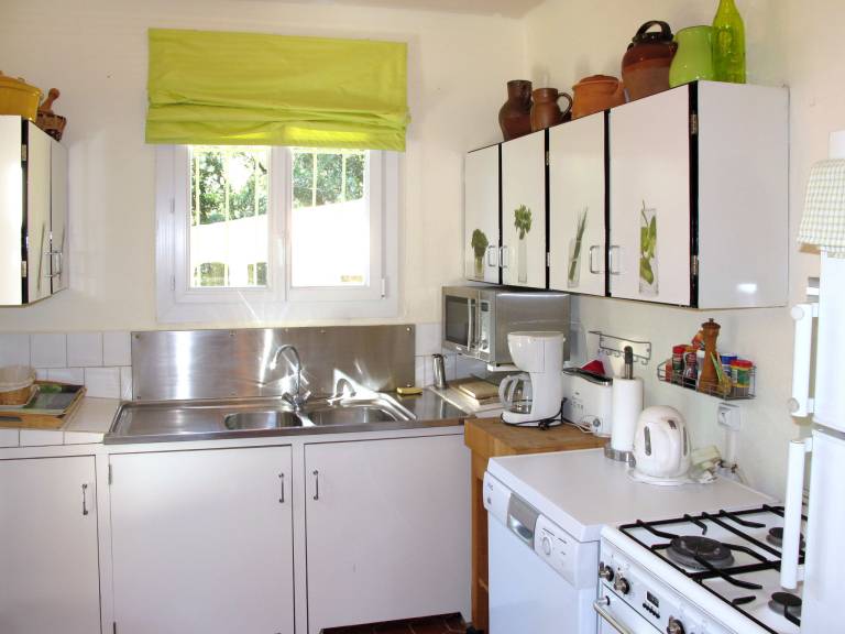 Fully equipped house with patio, barbeque & private pool | Pet-friendly — photo 4