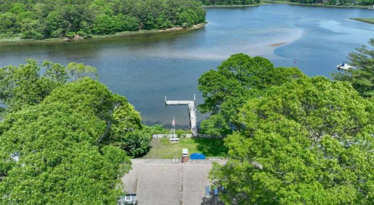 Vacation home with 6 rooms for 14 persons in Dennis Port, MA