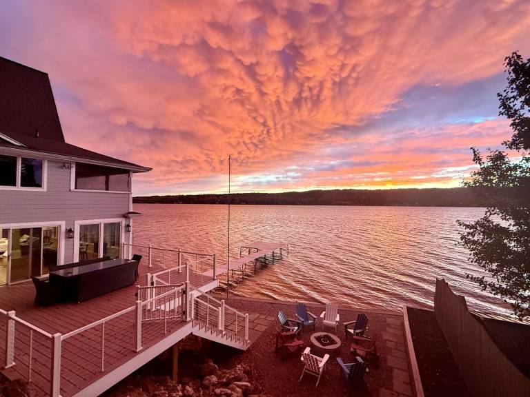 House Conesus Lake