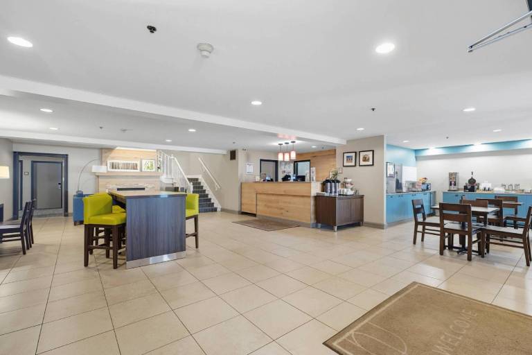 Country Inn & Suites by Radisson, Saskatoon, SK — photo 2