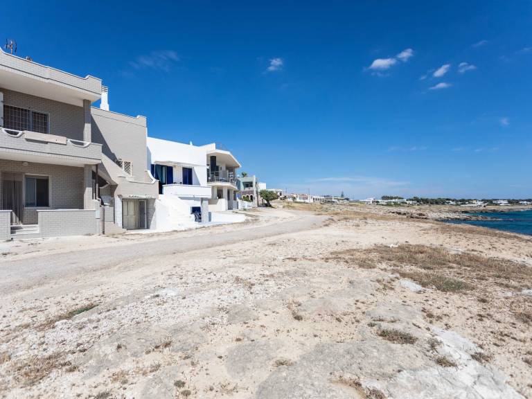 House with patio | Sea view | Dogs allowed — photo 2
