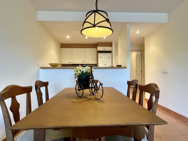 Fully equipped beautiful apartment with pool, patio & yard | Pets allowed — photo 4