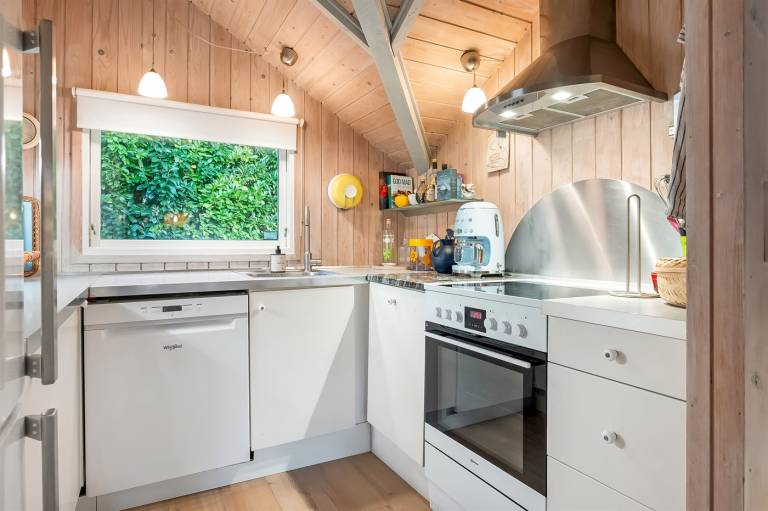 House with grill & patio — photo 4