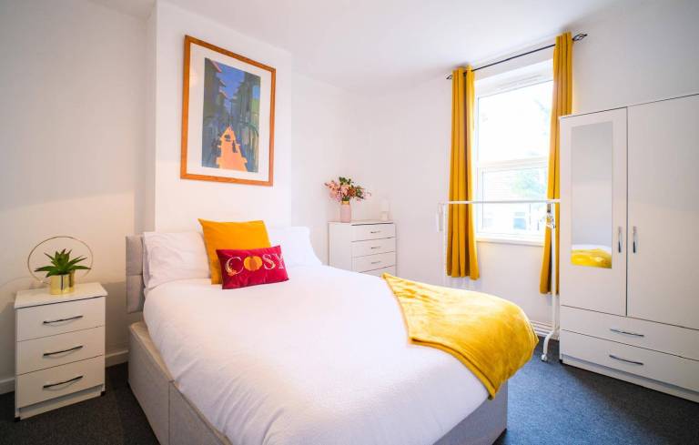 4 Bed House Sleeps 7 Free Parking Contractors