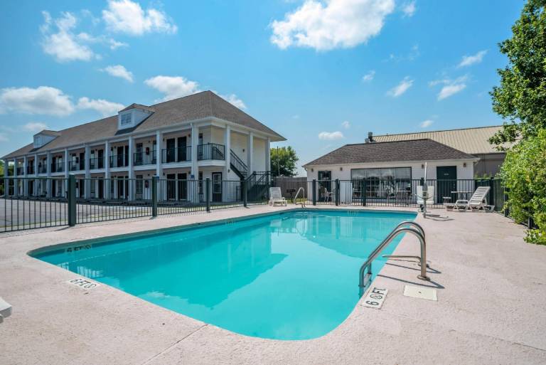 Econo Lodge Tupelo Barnes Crossing — photo 4