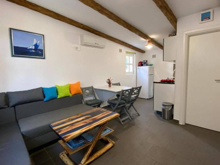 Two bedroom house with terrace and sea view Sveti Jakov, Lošinj (K-24017) — photo 4