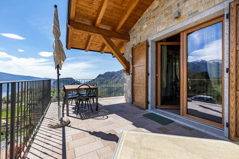 Apartment Bocca Nevese Pino with Lake View, Garden & Wi-Fi — photo 2