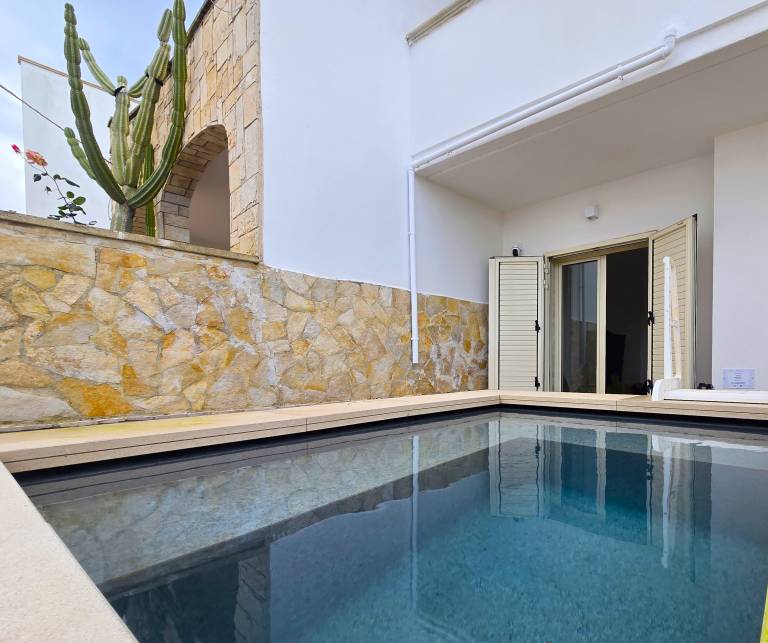 Villa with terrace, barbeque & private pool — photo 3