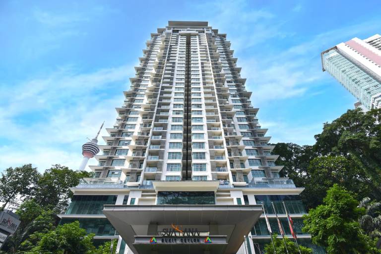 3BR Twin Tower Suite Pool View