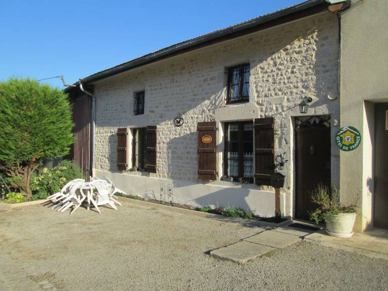 Charming Rural Retreat with Modern Amenities near Verdun – Pets Welcome! — photo 2