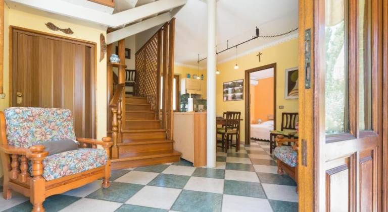 Wonderful vacation home with pool, BBQ & yard | Perfect for remote work | Pets allowed — photo 3