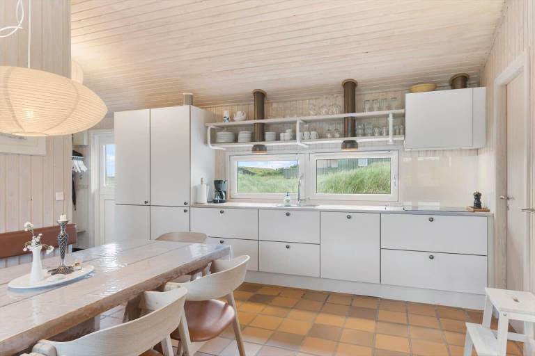 Vacation home with sauna, barbeque & jacuzzi | Sea view — photo 3