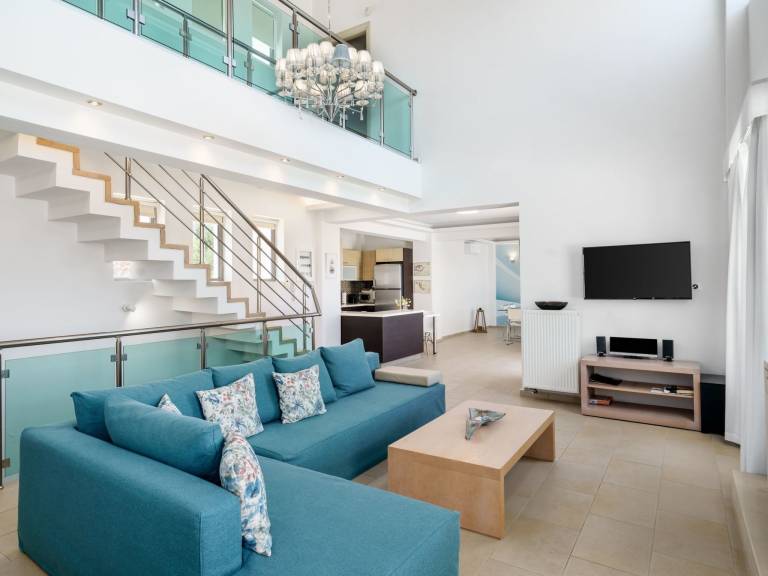 Pleasant house with barbeque, private pool & garden | Pets allowed — photo 4
