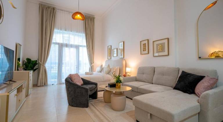 Holiday apartment with pool | Pet-friendly in Abu Dhabi