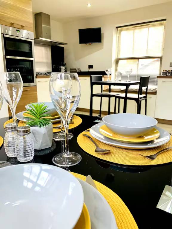 Pass the Keys Boutique Townhouse Uphill Lincoln