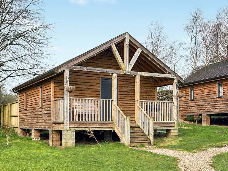 Family-oriented pleasant cottage with jacuzzi, grill & garden | Pets are welcome in Harrogate
