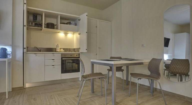 Serviced apartment with terrace & yard | Pet-friendly — photo 4