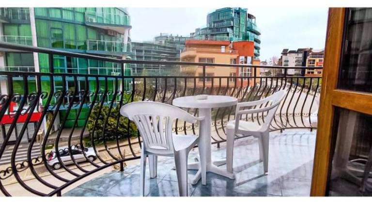 Serviced apartment with terrace — photo 4