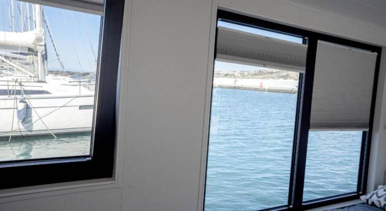 Boat with patio — photo 4