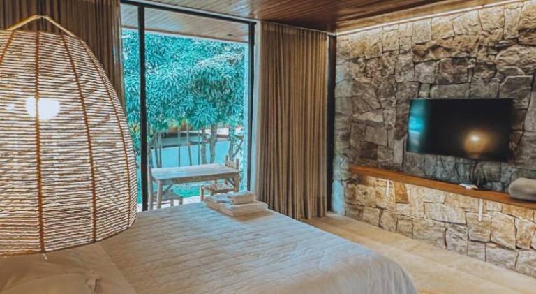 Lodge with garden, terrace & jacuzzi — photo 2