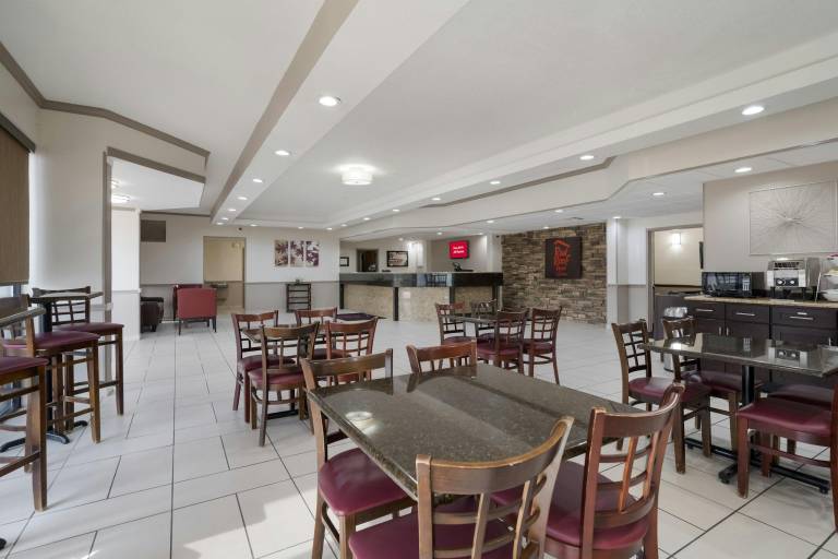 Red Roof Inn & Suites Jacksonville, NC — photo 2