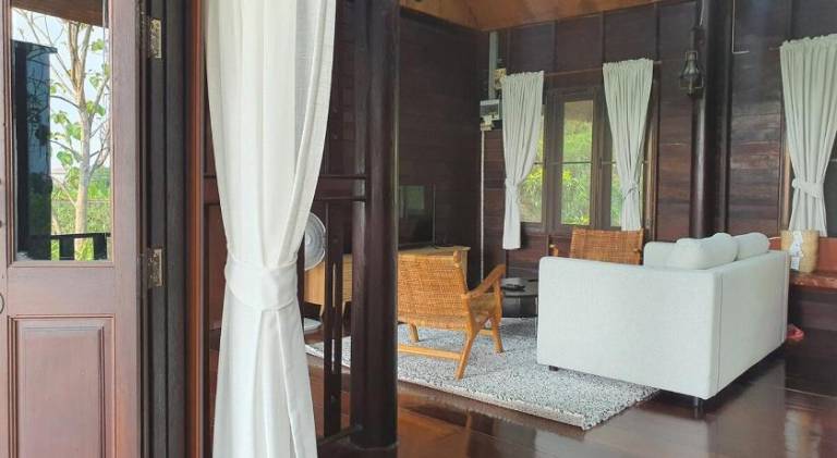 Beautiful vacation home with hot tub | Pets are welcome — photo 3