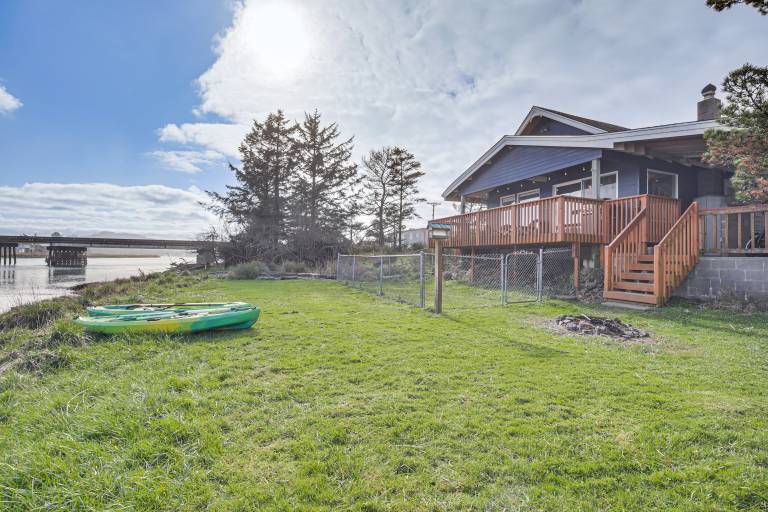 Cape House Retreat: Riverfront w/ Beach Access! — photo 2