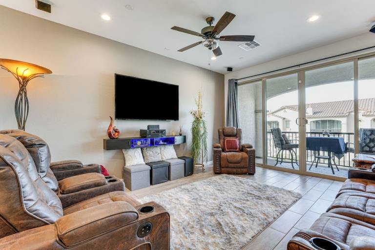 Apartment  Higley Park