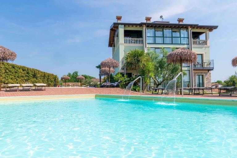 Family-friendly wonderful rental apartment with pool, garden & patio | Pets allowed — photo 2