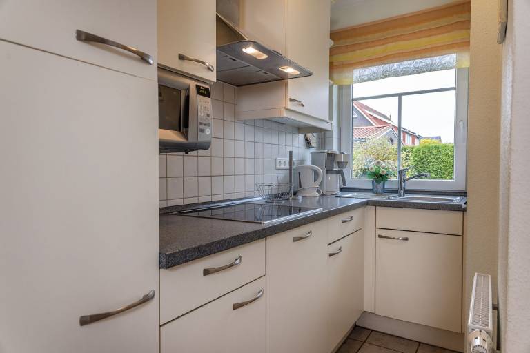 Schick und idyllisch gelegen: Das Reihenendhaus mit seinen ca. 70 qm ist modern und gemütlich zugleich eingerichtet. Die herrlich angelegte Terrasse in Südlage verspricht schöne gemeinsame Stunden. — photo 5