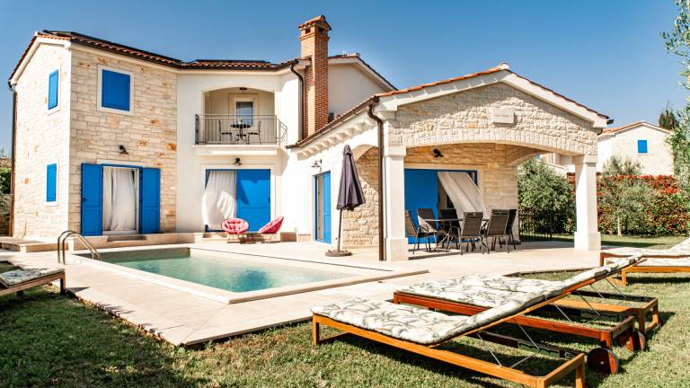 Fully equipped ample villa with grill, yard & private pool | Dogs allowed in Tar-Vabriga