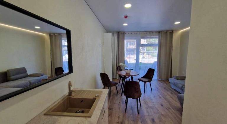 Serviced apartment with terrace — photo 3