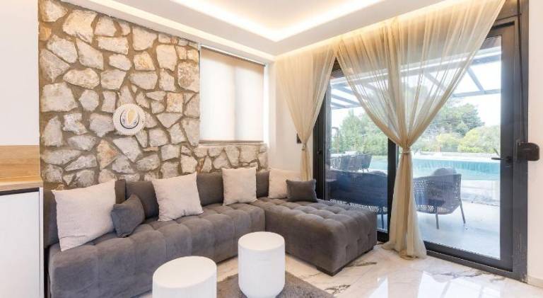 Fully equipped villa with patio, barbecue & private pool | Next to the beach | Dogs allowed — photo 2